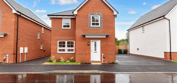 4 bedroom detached house to rent