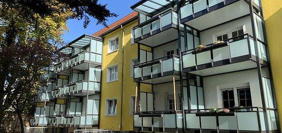 Draußen grün, innen gemütlich! Schicke 2-Raumwohnung mit Balkon