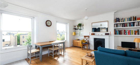 Flat to rent in Petherton Road, London N5