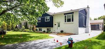 689 Macyoung Dr, Kincardine, ON N2Z 1T1