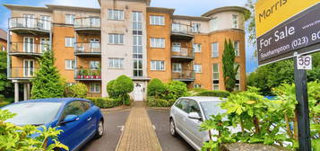 Flat for sale in Hill Lane, Southampton, Hampshire SO15