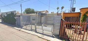 Casa en  Avenida Ebanistas Sur, Industrial, Mexicali, Baja California, México