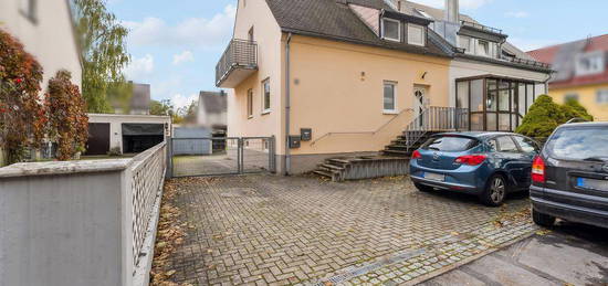 Charmante Doppelhaushälfte mit großem Garten zur Kapitalanlage in Dachau