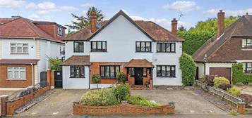 5 bedroom detached house