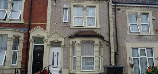 4 bedroom terraced house