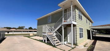 900 Scurry St Apt B, Big Spring, TX 79720