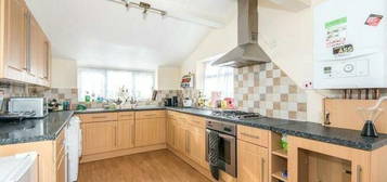 5 bedroom terraced house to rent