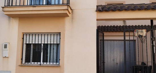 Casa adosada en venta en Calle Lisboa, 4, Requena