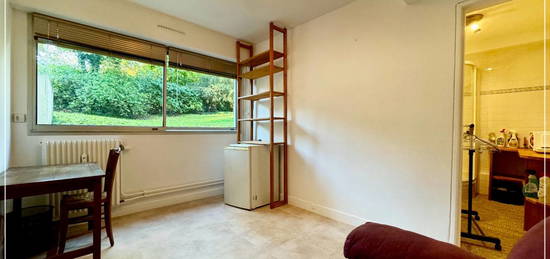 Studio meublé  à louer, 1 pièce, 15 m², Étage 0/3