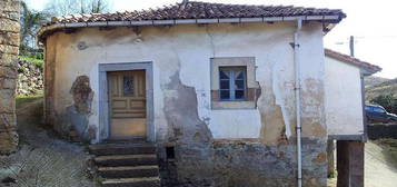 Casa en calle Dolia en Belmonte de Miranda