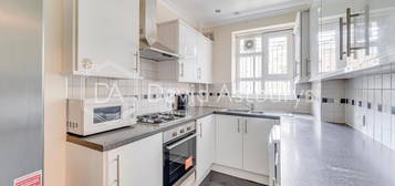 3 bed flat to rent