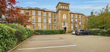 Flat for sale in Royal Drive, London N11