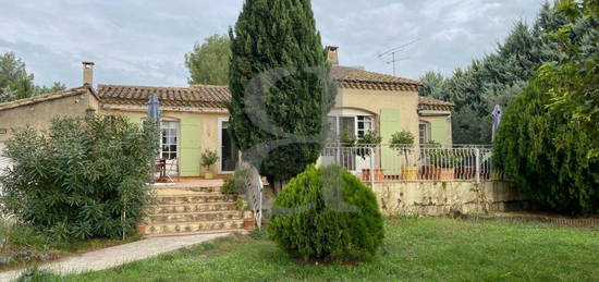 Villa de plain-pied sur 2000 m² de terrain à Mouriès