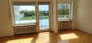 Helle 3-Zimmer-Wohnung mit Balkon und EBK in Puchheim