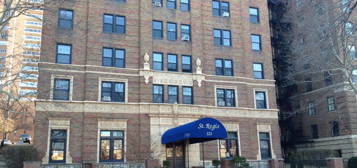 St. Regis Apartments, Kansas City, MO 64112