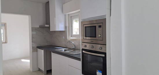 Moradia T2+1 Remodelada c/ logradouro e anexo | Terrugem