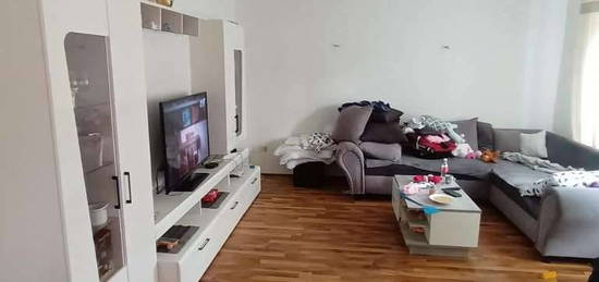 3 Zimmer mit alleiniger Nutzung des kleinen Vorgartens