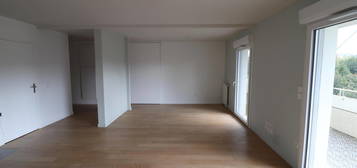 A LOUER TRES BEL APPARTEMENT FAMILIAL 4 PIECES  98 m2 NON MEUBLE- BALCON 30 m2 - QUARTIER RIVES DE SEINE A BOULOGNE-BILLANCOURT