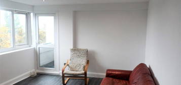 3 bed flat to rent