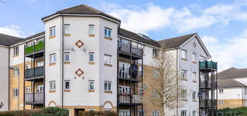 Flat to rent in Bradmore Court, 2 Enstone Road, Enfield EN3