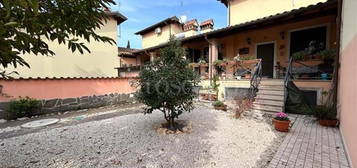 Villa in vendita in via Dobbiaco