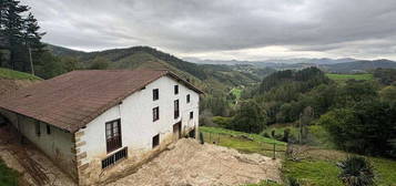 Casa rural en calle Gurea Etxetaldea en Zerain