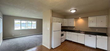 1909 33rd Ave APT 3, Longview, WA 98632