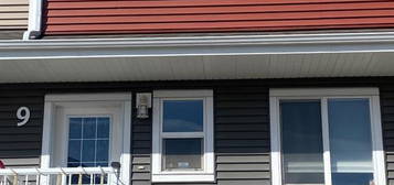 9, 4716 College Avenue, Lacombe, Alberta