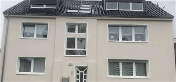 Attraktive, helle, zwei Zimmer, Bad mit Dusche + Wanne Wohnung 64qm in Troisdorf
