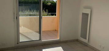 APPARTEMENT 2 PIECES - 34 m2 - REFAIT A NEUF