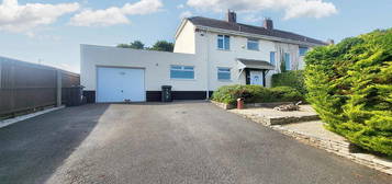 3 bedroom semi-detached house to rent