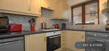 2 bedroom terraced house