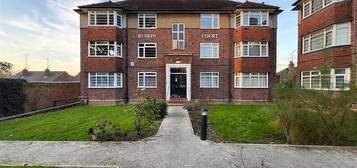 Flat to rent in Winchmore Hill Road, London N21