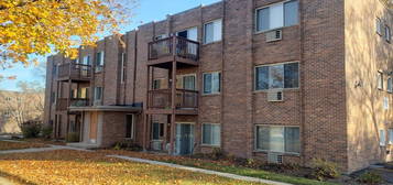 717 Strom Dr Apt 3D, West Dundee, IL 60118