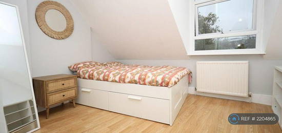 2 bedroom flat