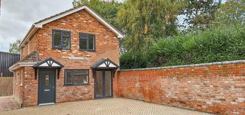 3 bedroom detached house