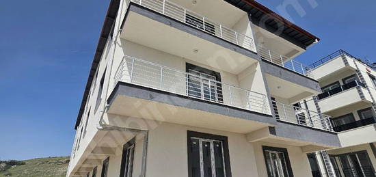 AVANOSTA 185MT2 SATILIK 3+1 DAİRE