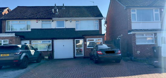 3 bed semi-detached house to rent