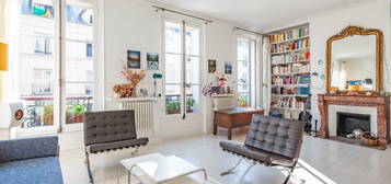 Appartement lumineux et familial. 2 chambres. Paris 10