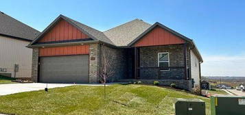 2501 W Goldfinch Drive, Ozark, MO 65721