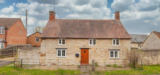 Cottage to rent in Butlers Marston, Warwick CV35