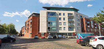 2 bed flat for sale