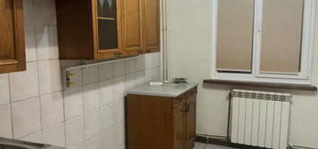 Apartament Central ,3 camere, 72mp ,etaj intermediar, zona