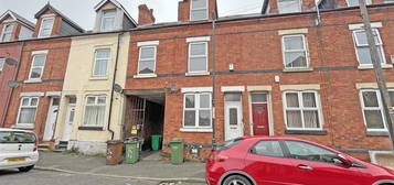 4 bed terraced house to rent