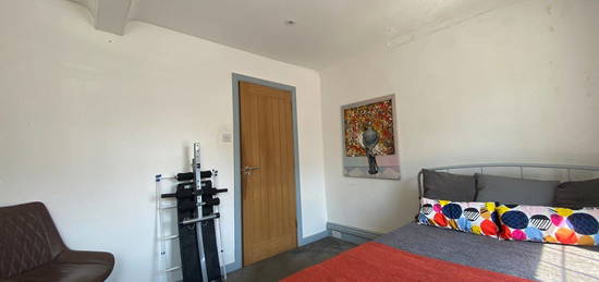 Room to rent in Station Hill, Maidenhead SL6