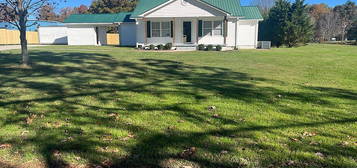 1009 Powell Hollow Rd, Tullahoma, TN 37388