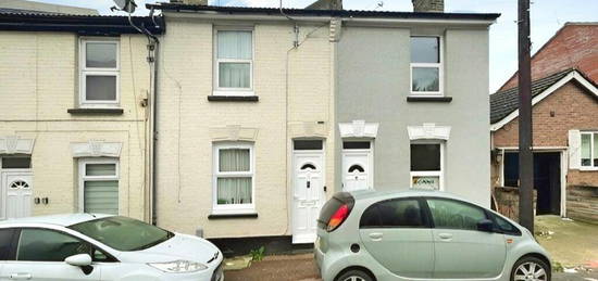 3 bedroom end of terrace house