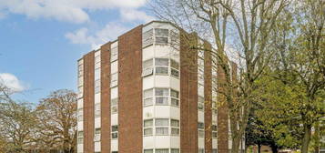 Flat for sale in Riverside Close, London W7