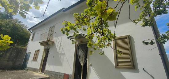 Casa indipendente in vendita in contrada Baccigno, 12