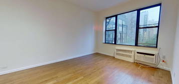 305 Spring St #2B, New York, NY 10013